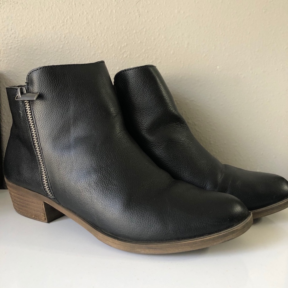 Kensie black booties